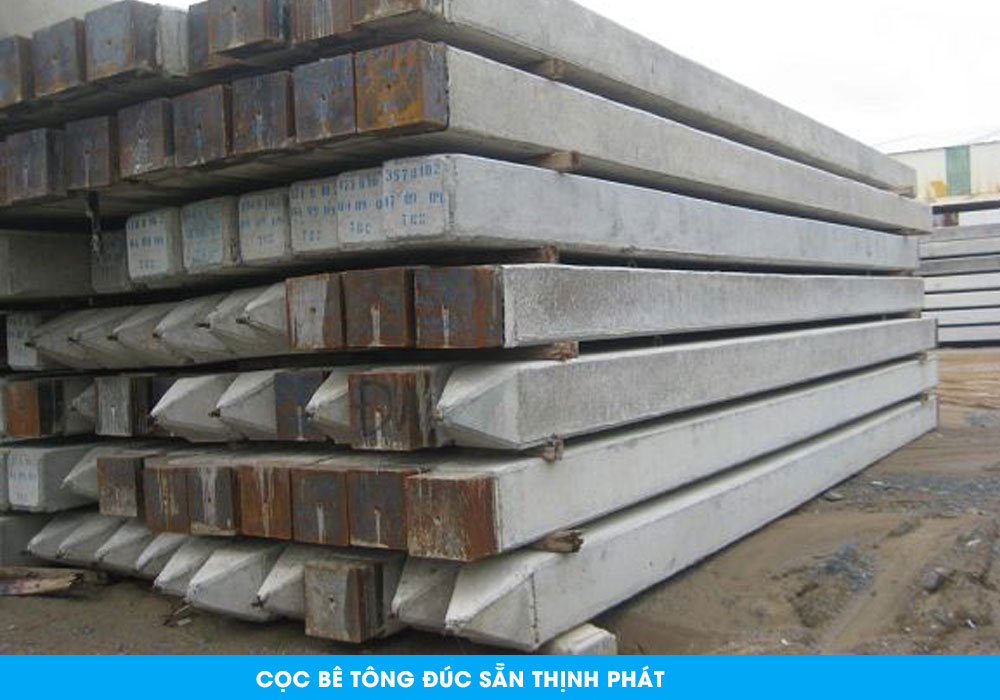  cọc làm bằng bê tông đúc sẵn